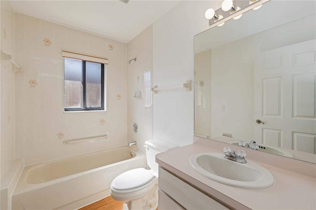 For Rent: $1,700 (3 beds, 2 baths, 1443 Square Feet)