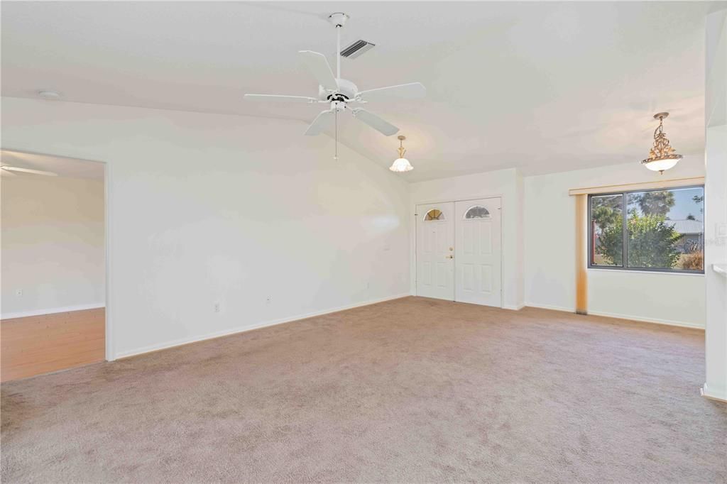 For Rent: $1,700 (3 beds, 2 baths, 1443 Square Feet)