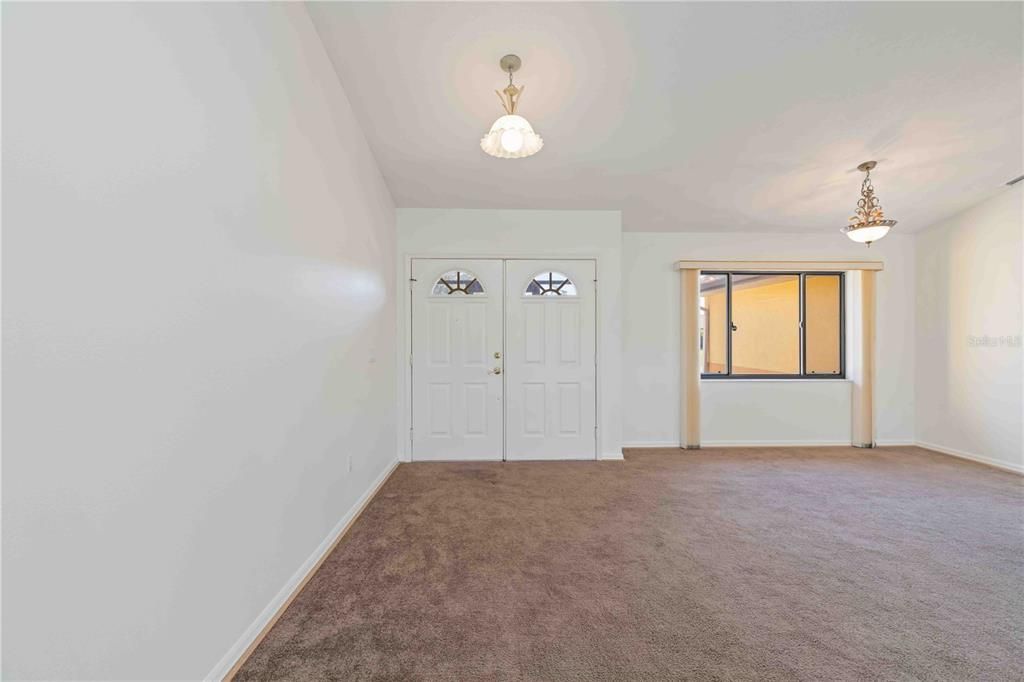 For Rent: $1,700 (3 beds, 2 baths, 1443 Square Feet)