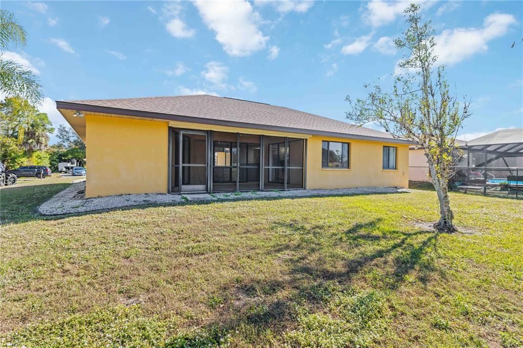 For Rent: $1,700 (3 beds, 2 baths, 1443 Square Feet)