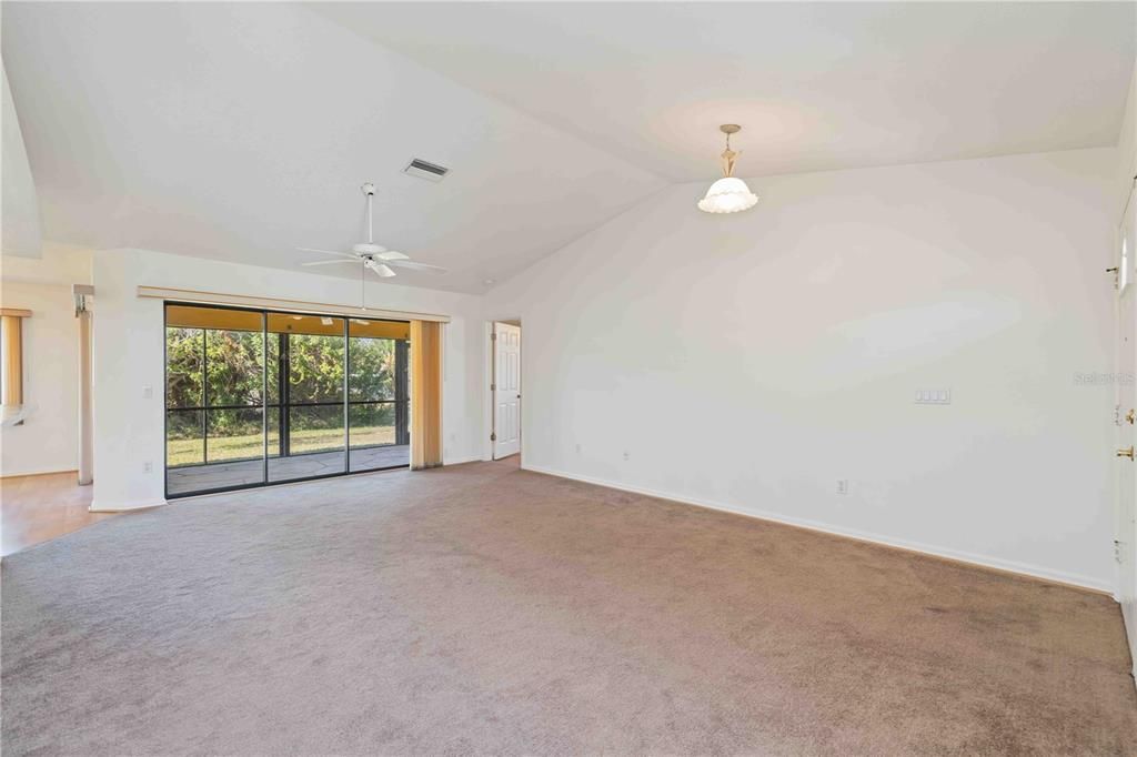 For Rent: $1,700 (3 beds, 2 baths, 1443 Square Feet)