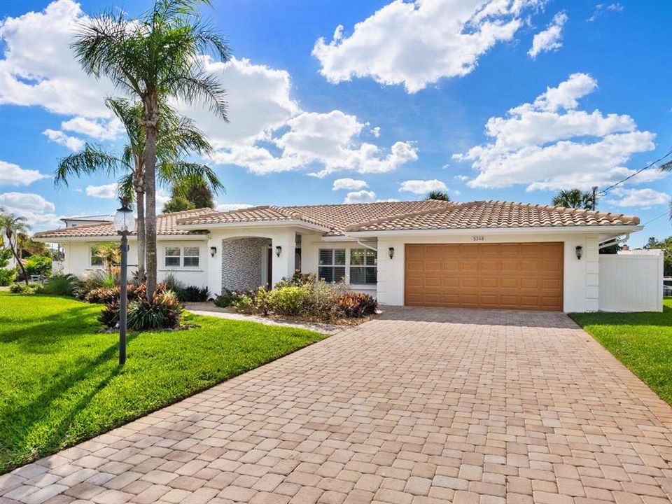 На продажу: $1,795,000 (3 спален, 3 ванн, 2477 Квадратных фут)