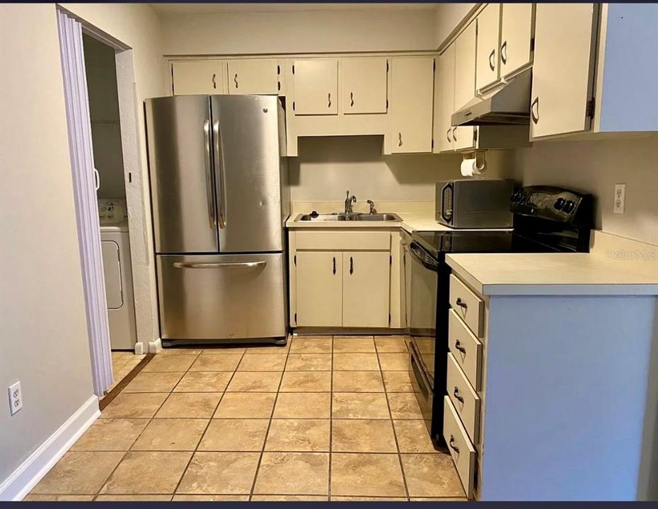 For Sale: $170,000 (3 beds, 2 baths, 958 Square Feet)