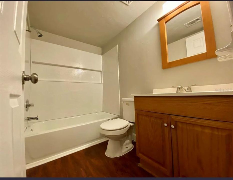 For Sale: $170,000 (3 beds, 2 baths, 958 Square Feet)