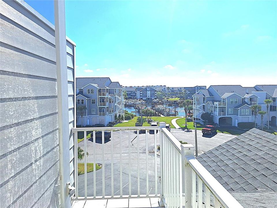 For Sale: $190,000 (1 beds, 1 baths, 680 Square Feet)