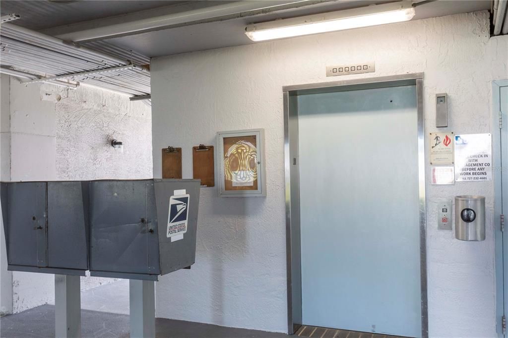 For Sale: $190,000 (1 beds, 1 baths, 680 Square Feet)