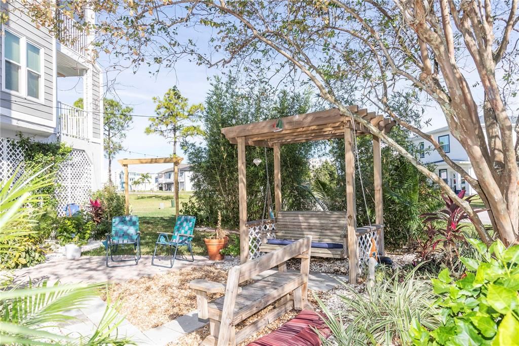 For Sale: $190,000 (1 beds, 1 baths, 680 Square Feet)