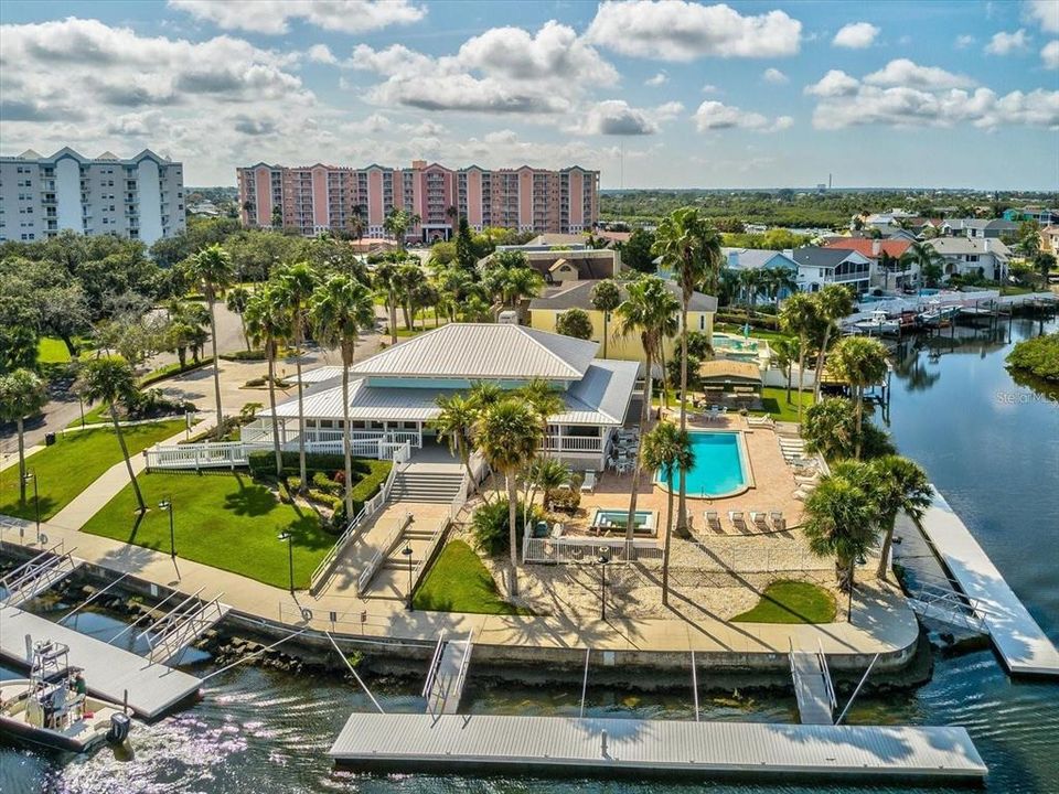 For Sale: $190,000 (1 beds, 1 baths, 680 Square Feet)