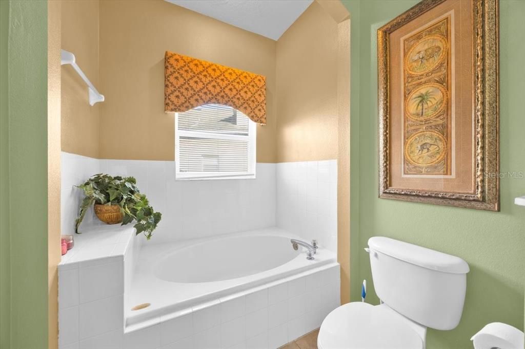 待售: $595,000 (7 贝兹, 6 浴室, 2884 平方英尺)