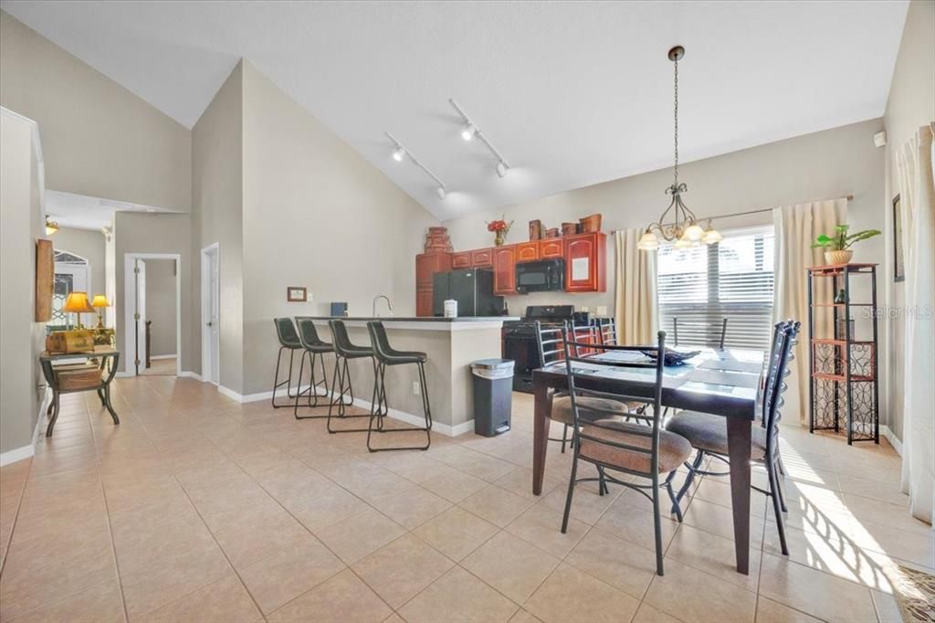 待售: $595,000 (7 贝兹, 6 浴室, 2884 平方英尺)