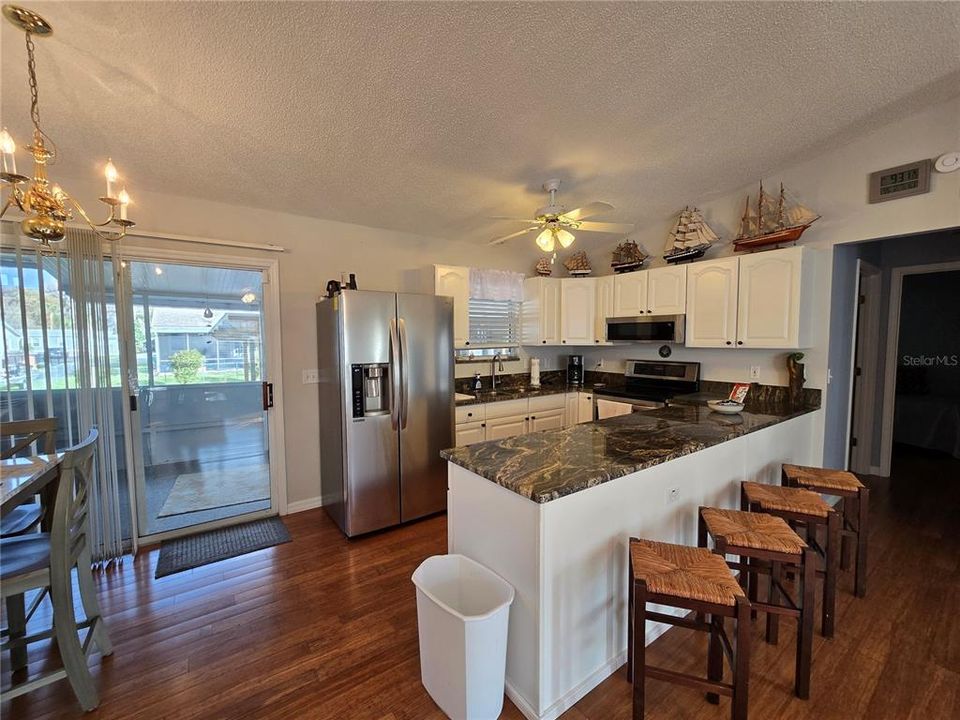 For Sale: $449,000 (3 beds, 2 baths, 1042 Square Feet)