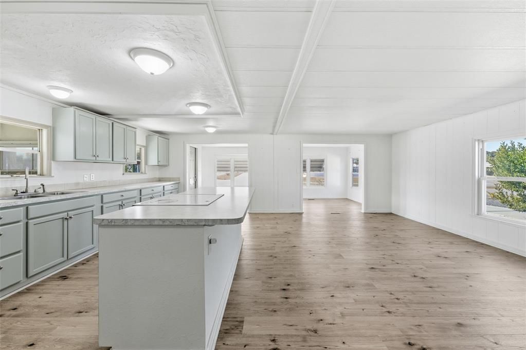 For Sale: $150,000 (3 beds, 2 baths, 1212 Square Feet)