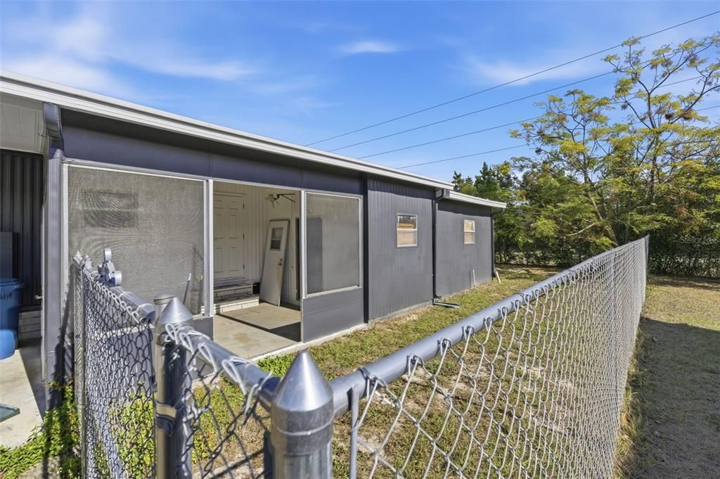 For Sale: $150,000 (3 beds, 2 baths, 1212 Square Feet)