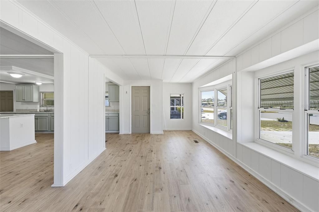 For Sale: $150,000 (3 beds, 2 baths, 1212 Square Feet)