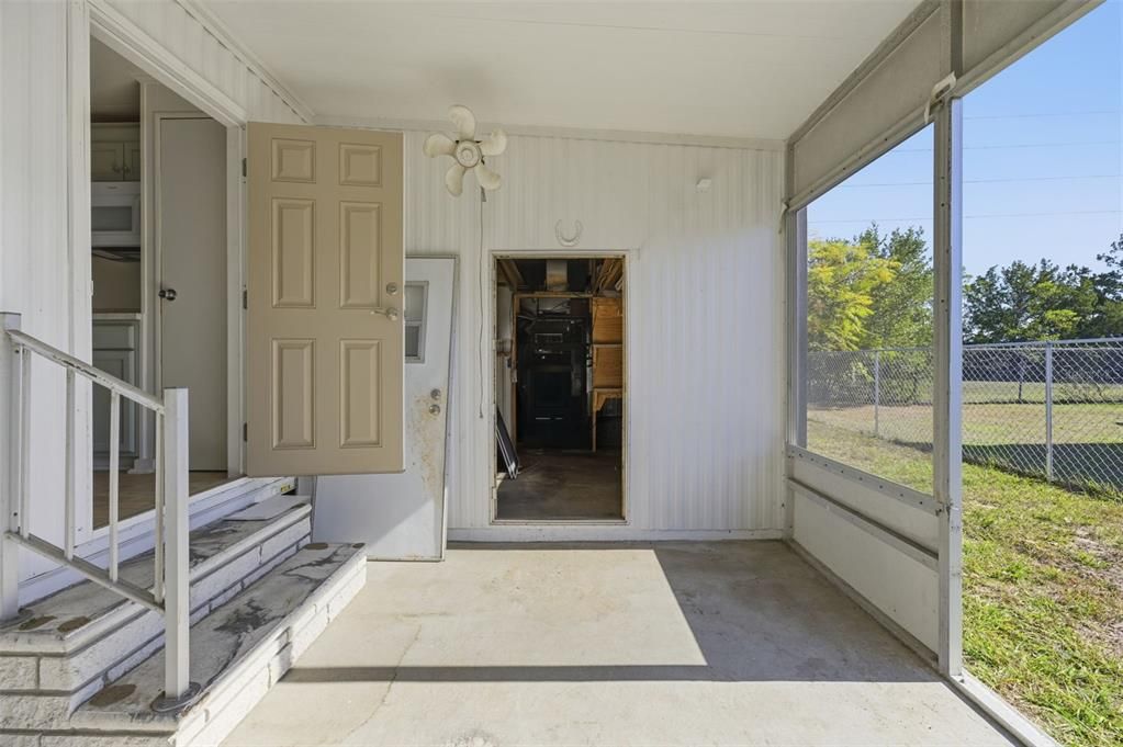 For Sale: $150,000 (3 beds, 2 baths, 1212 Square Feet)