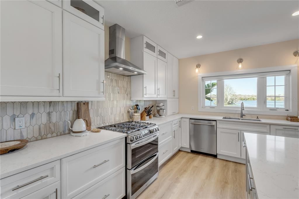 En Venta: $1,395,000 (3 camas, 2 baños, 2398 Pies cuadrados)