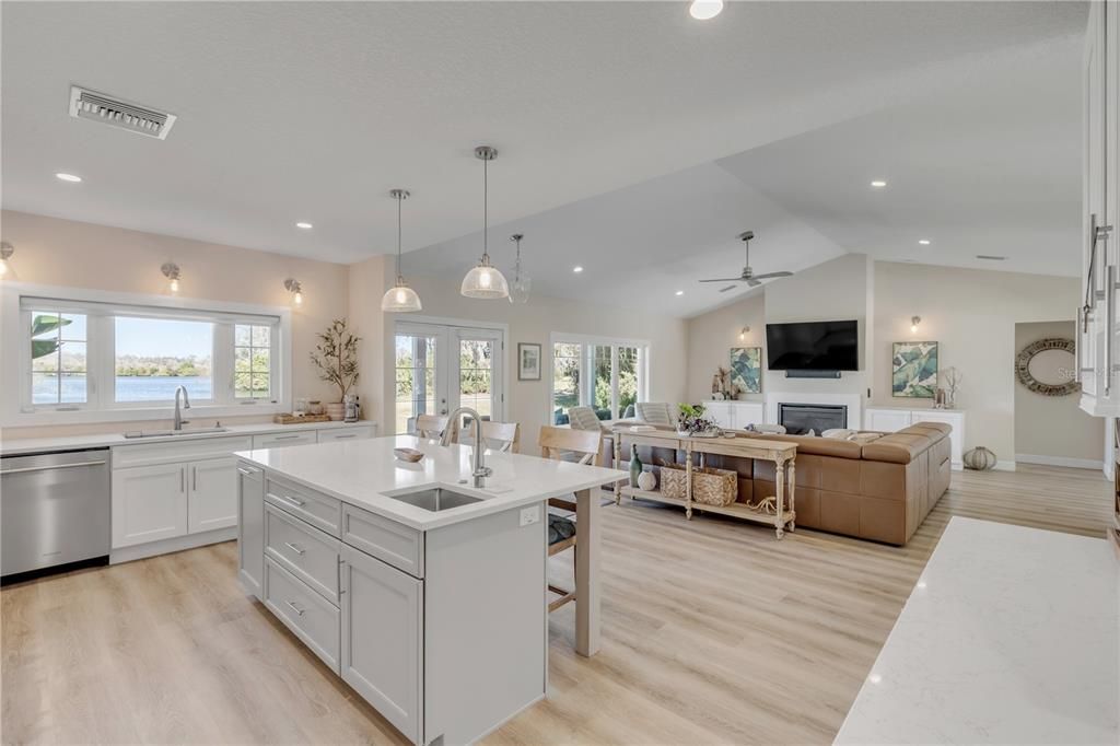 En Venta: $1,395,000 (3 camas, 2 baños, 2398 Pies cuadrados)