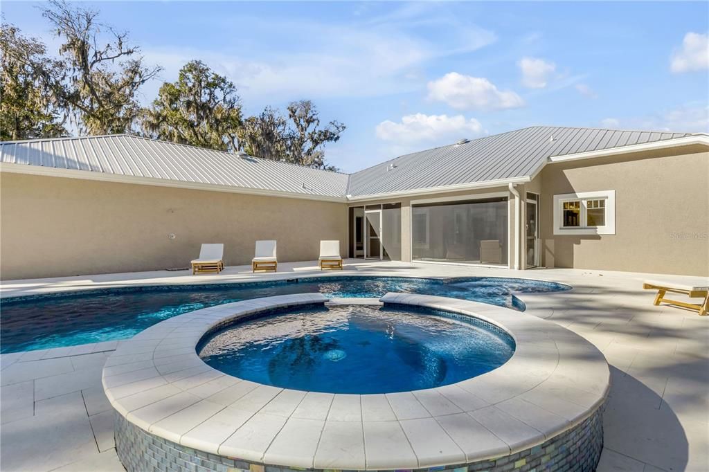 En Venta: $1,395,000 (3 camas, 2 baños, 2398 Pies cuadrados)