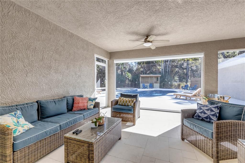 En Venta: $1,395,000 (3 camas, 2 baños, 2398 Pies cuadrados)