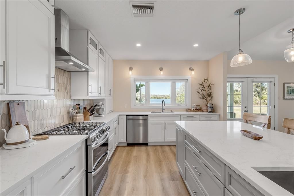 En Venta: $1,395,000 (3 camas, 2 baños, 2398 Pies cuadrados)