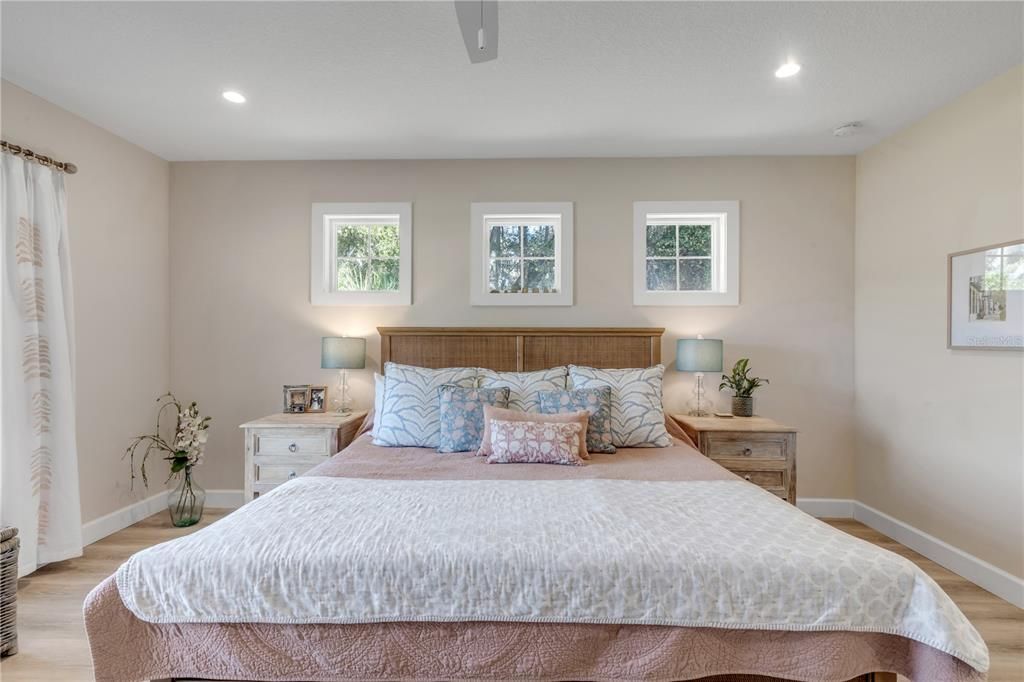 En Venta: $1,395,000 (3 camas, 2 baños, 2398 Pies cuadrados)