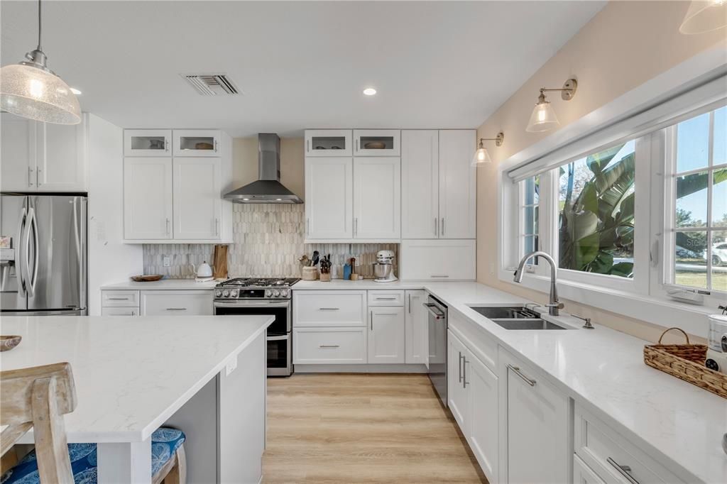 En Venta: $1,395,000 (3 camas, 2 baños, 2398 Pies cuadrados)