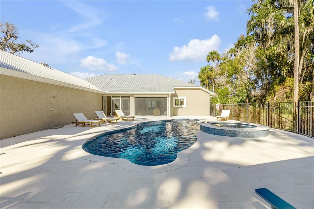 En Venta: $1,395,000 (3 camas, 2 baños, 2398 Pies cuadrados)