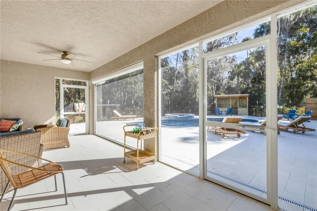 En Venta: $1,395,000 (3 camas, 2 baños, 2398 Pies cuadrados)