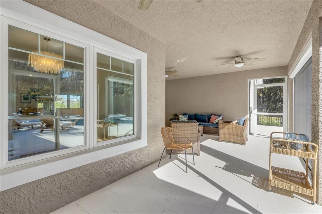 En Venta: $1,395,000 (3 camas, 2 baños, 2398 Pies cuadrados)