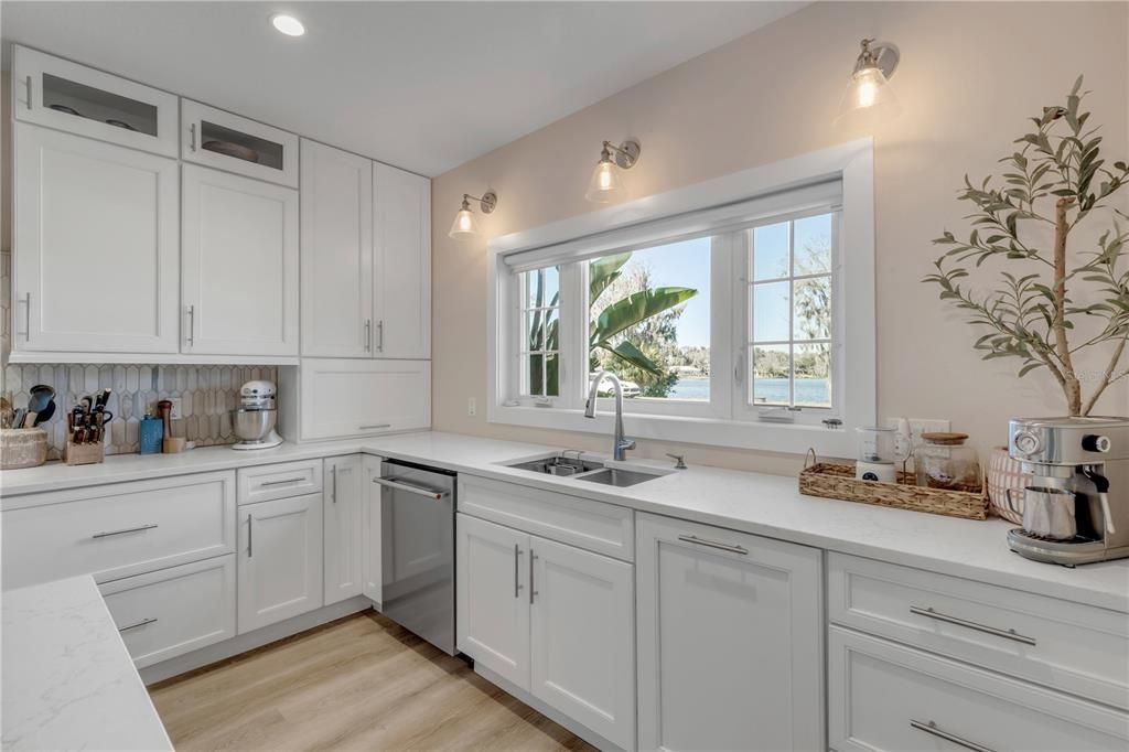 En Venta: $1,395,000 (3 camas, 2 baños, 2398 Pies cuadrados)