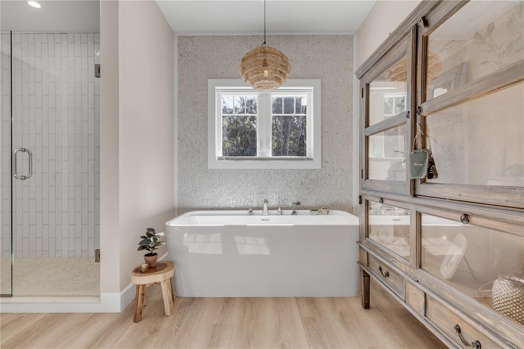 En Venta: $1,395,000 (3 camas, 2 baños, 2398 Pies cuadrados)