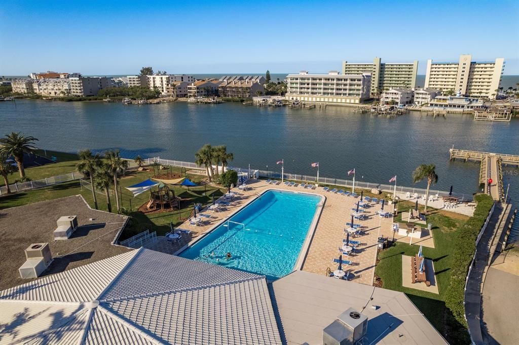 На продажу: $314,000 (2 спален, 2 ванн, 1100 Квадратных фут)