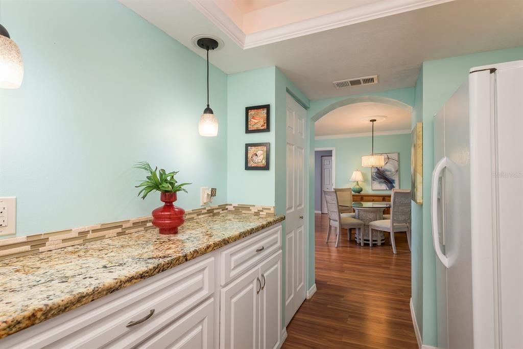 На продажу: $314,000 (2 спален, 2 ванн, 1100 Квадратных фут)