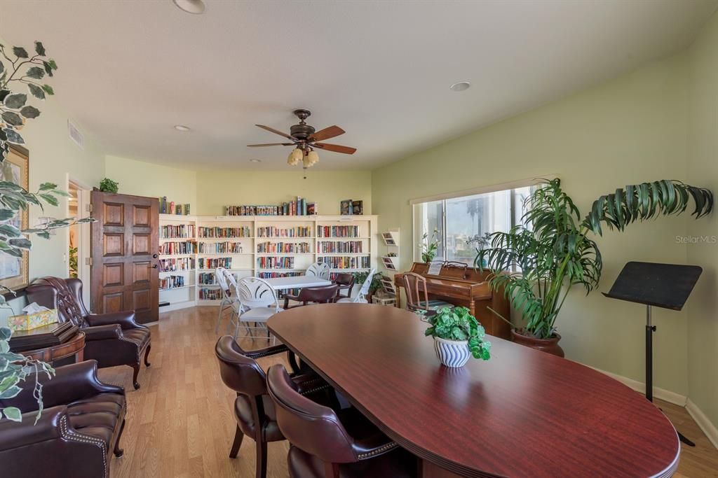 На продажу: $314,000 (2 спален, 2 ванн, 1100 Квадратных фут)