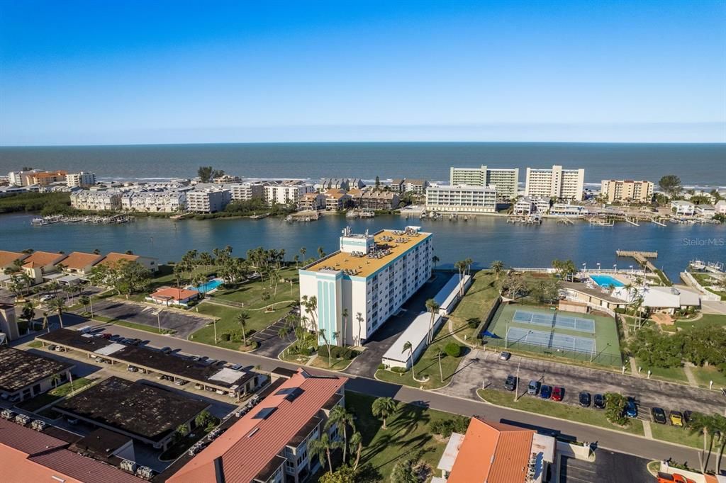 На продажу: $314,000 (2 спален, 2 ванн, 1100 Квадратных фут)