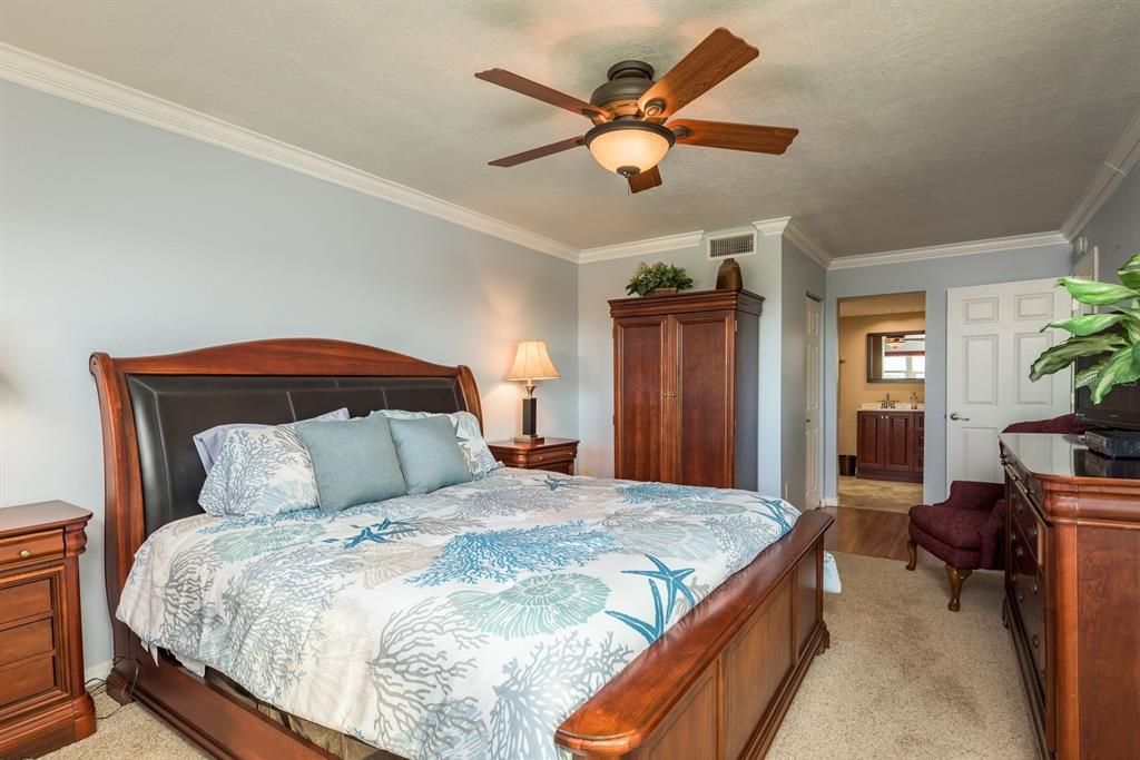 На продажу: $314,000 (2 спален, 2 ванн, 1100 Квадратных фут)