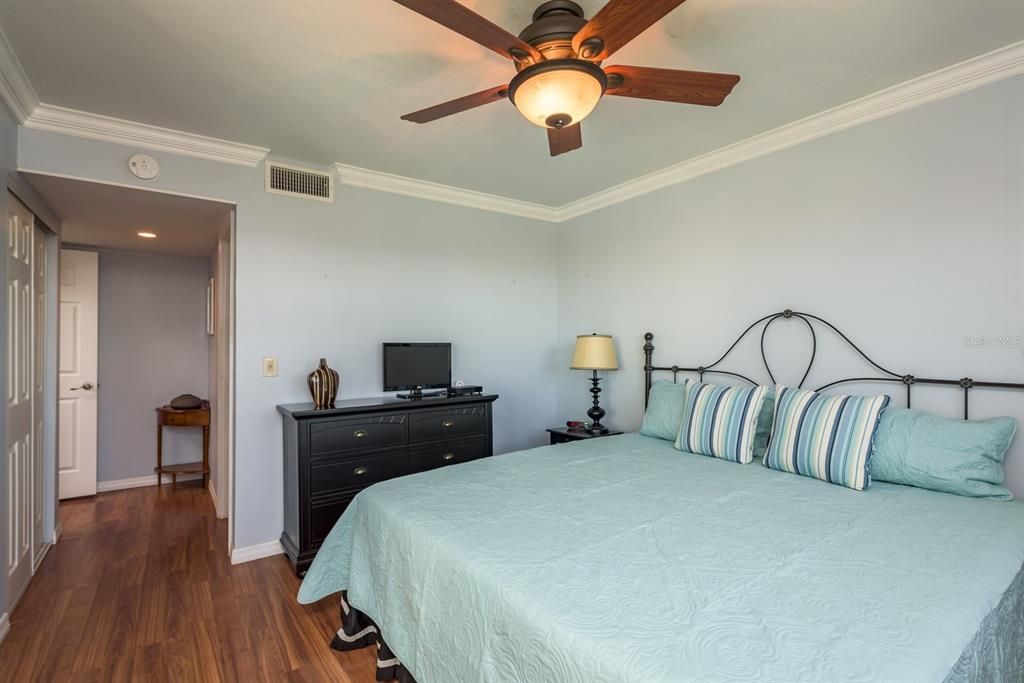 На продажу: $314,000 (2 спален, 2 ванн, 1100 Квадратных фут)