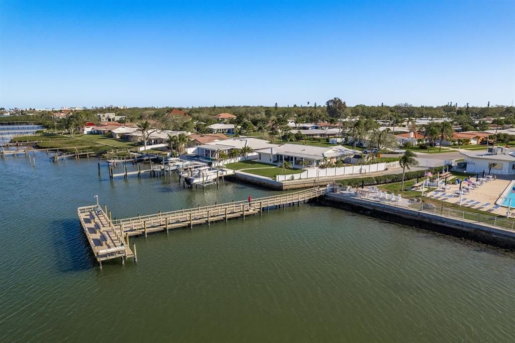 На продажу: $314,000 (2 спален, 2 ванн, 1100 Квадратных фут)