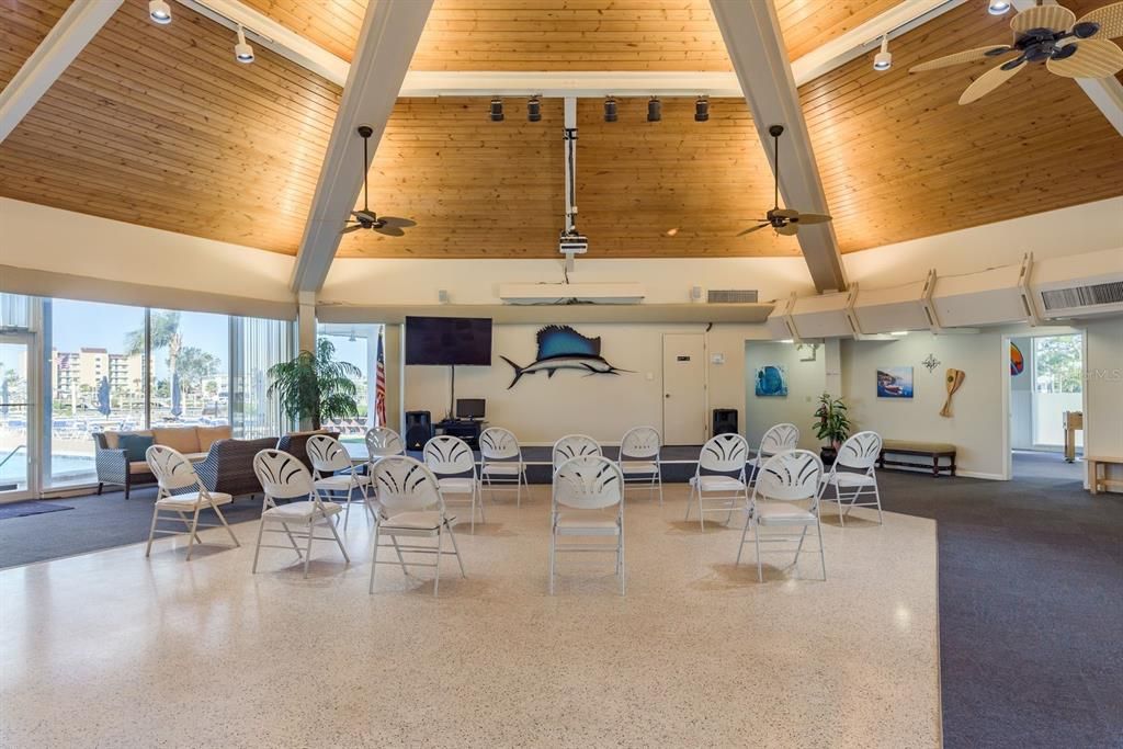 На продажу: $314,000 (2 спален, 2 ванн, 1100 Квадратных фут)