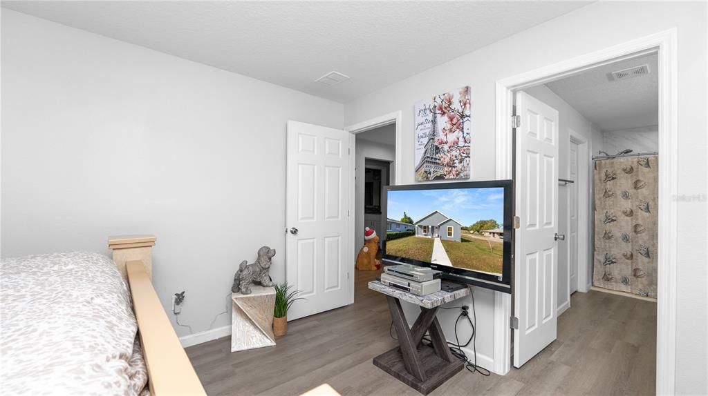 For Sale: $265,000 (3 beds, 2 baths, 1542 Square Feet)