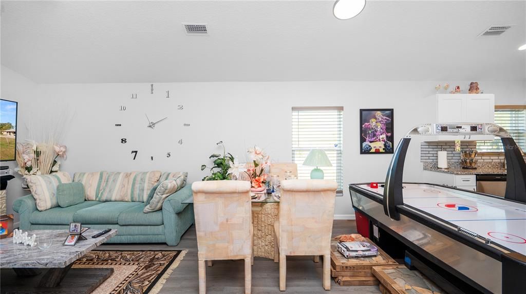 For Sale: $265,000 (3 beds, 2 baths, 1542 Square Feet)