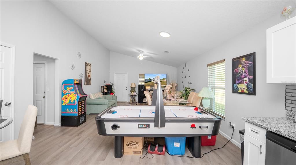 For Sale: $265,000 (3 beds, 2 baths, 1542 Square Feet)