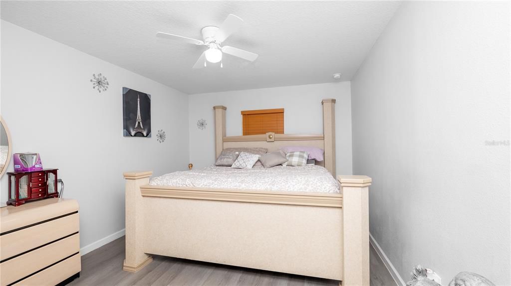 For Sale: $265,000 (3 beds, 2 baths, 1542 Square Feet)