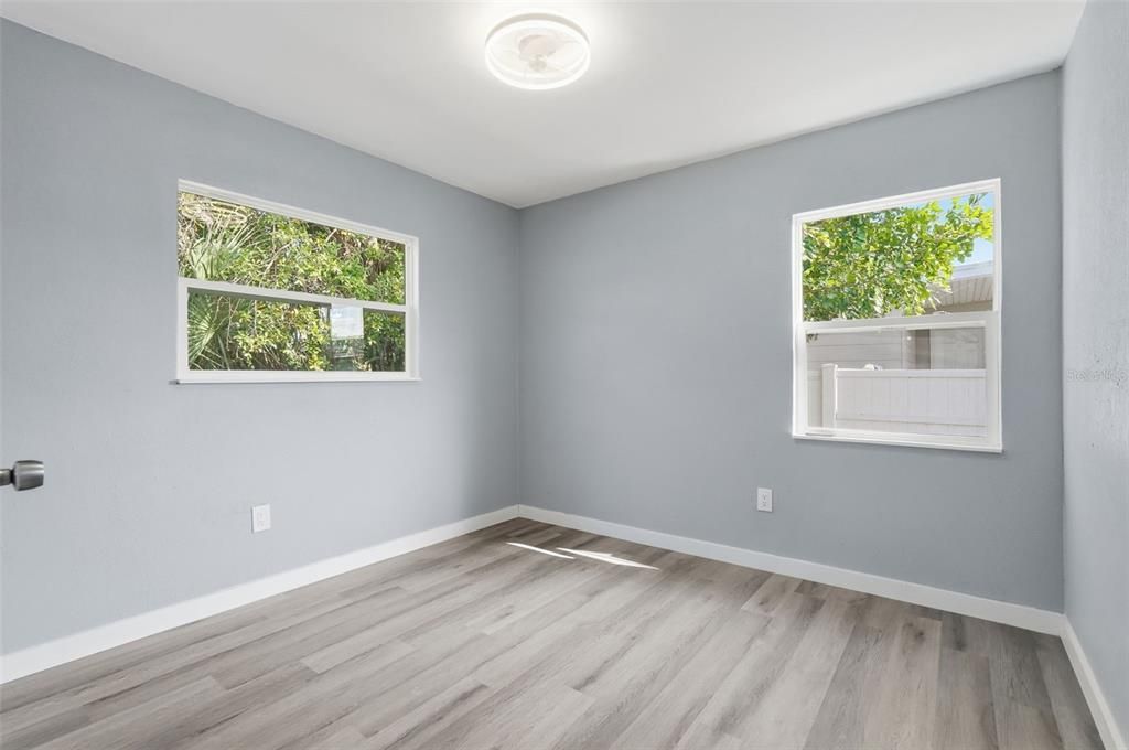 На продажу: $250,000 (2 спален, 1 ванн, 756 Квадратных фут)