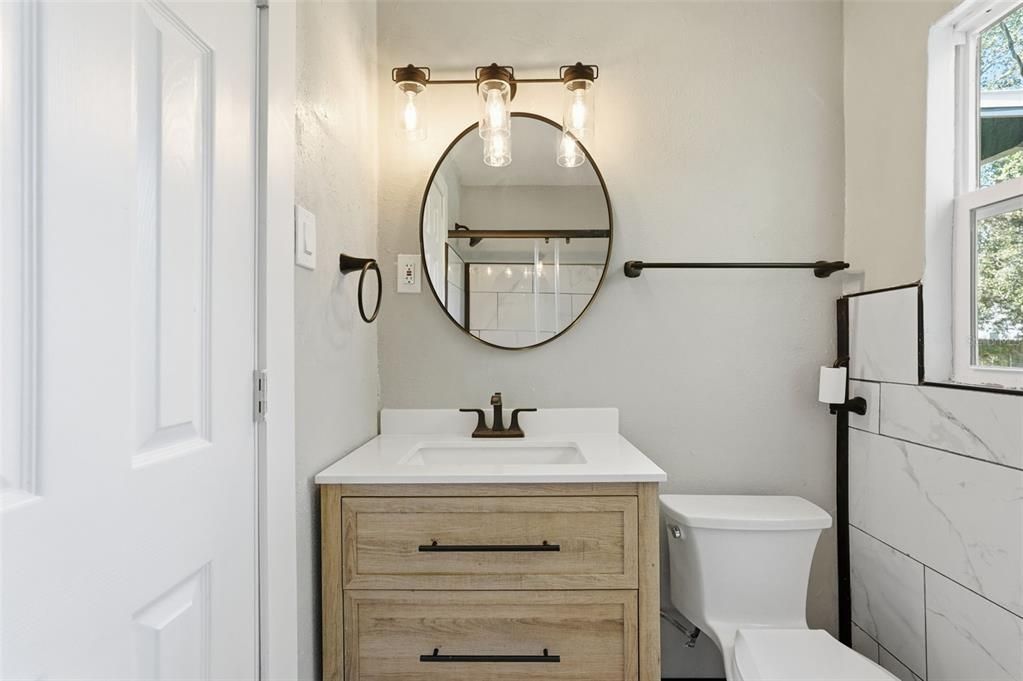 На продажу: $250,000 (2 спален, 1 ванн, 756 Квадратных фут)