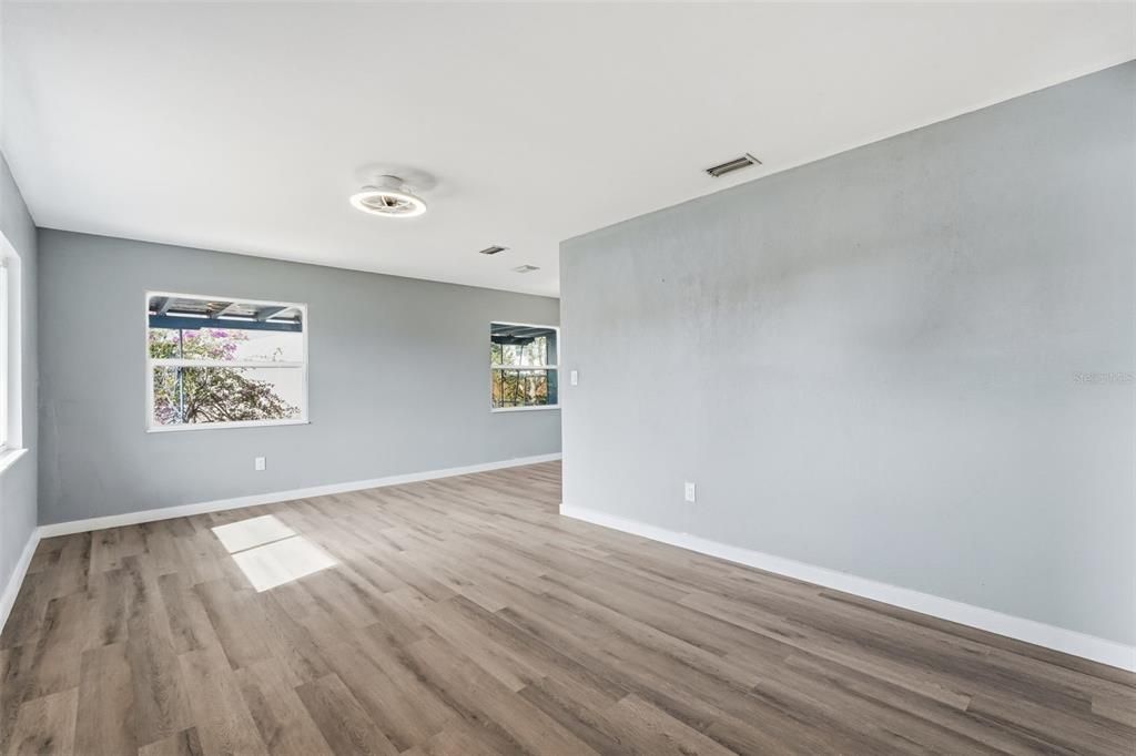 На продажу: $250,000 (2 спален, 1 ванн, 756 Квадратных фут)