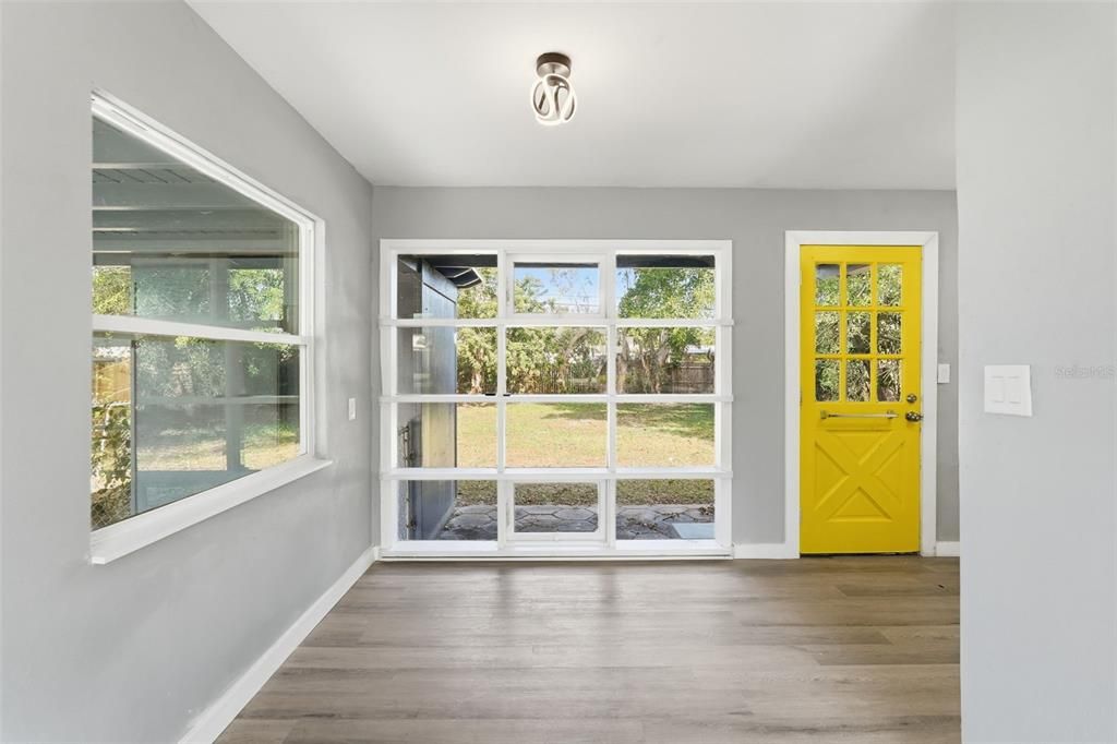 На продажу: $250,000 (2 спален, 1 ванн, 756 Квадратных фут)