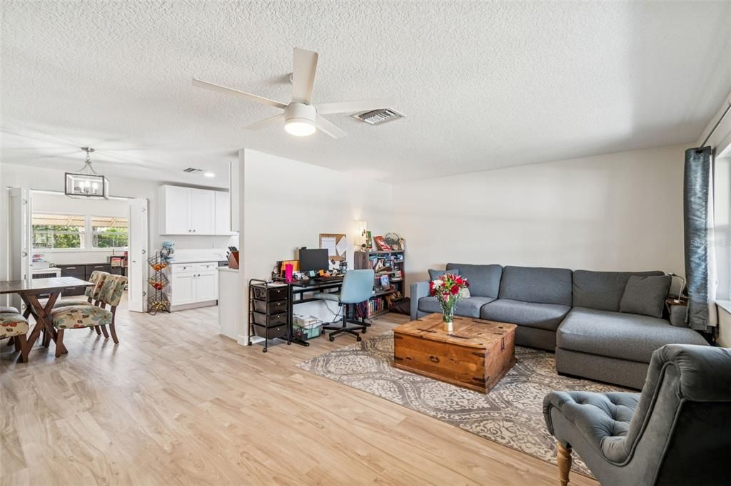 待售: $338,900 (3 贝兹, 2 浴室, 1304 平方英尺)