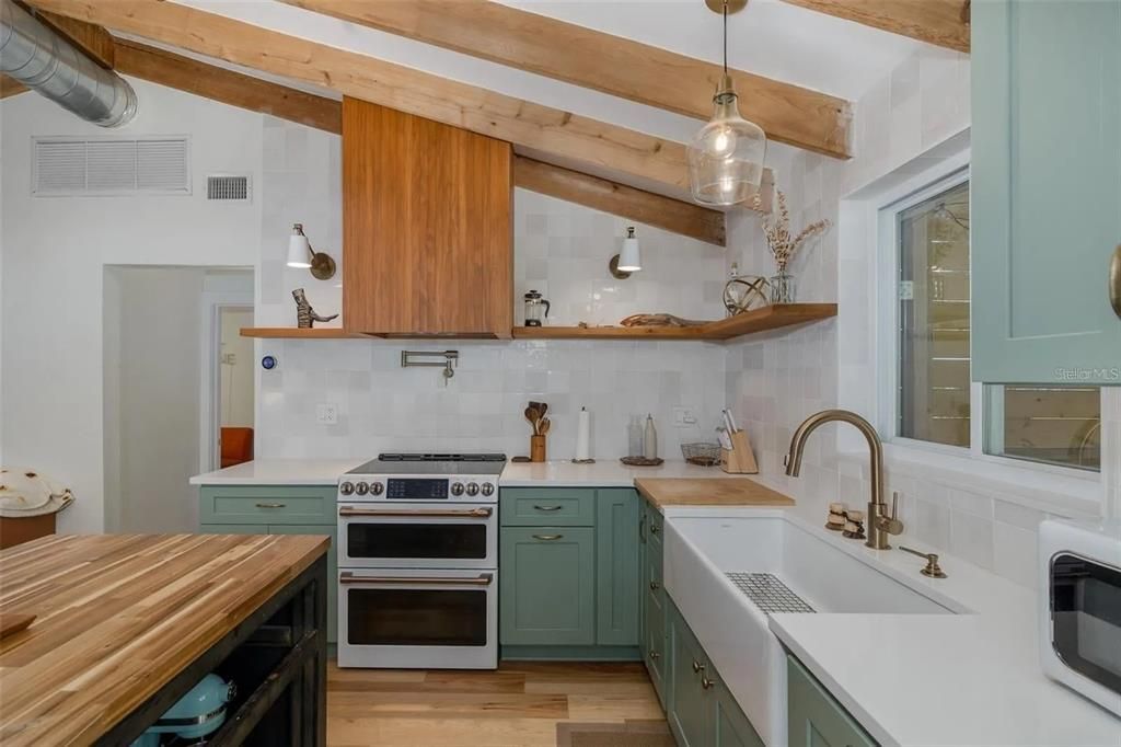 For Sale: $519,000 (3 beds, 2 baths, 1532 Square Feet)