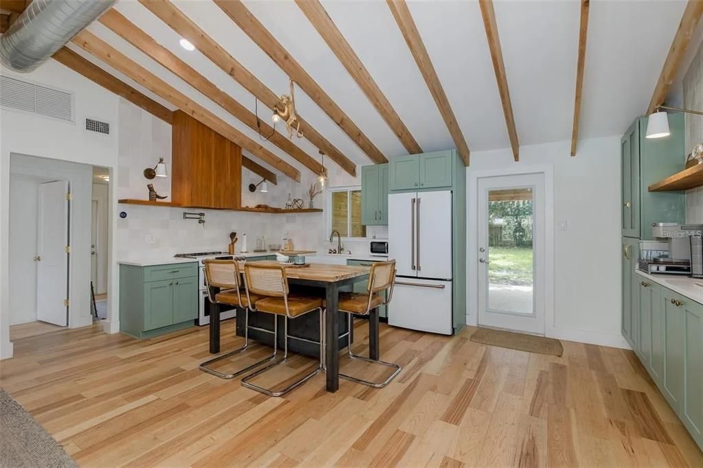 For Sale: $519,000 (3 beds, 2 baths, 1532 Square Feet)